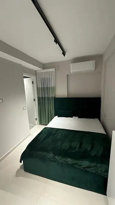 Apartment Host Apartament Elio Tirana
